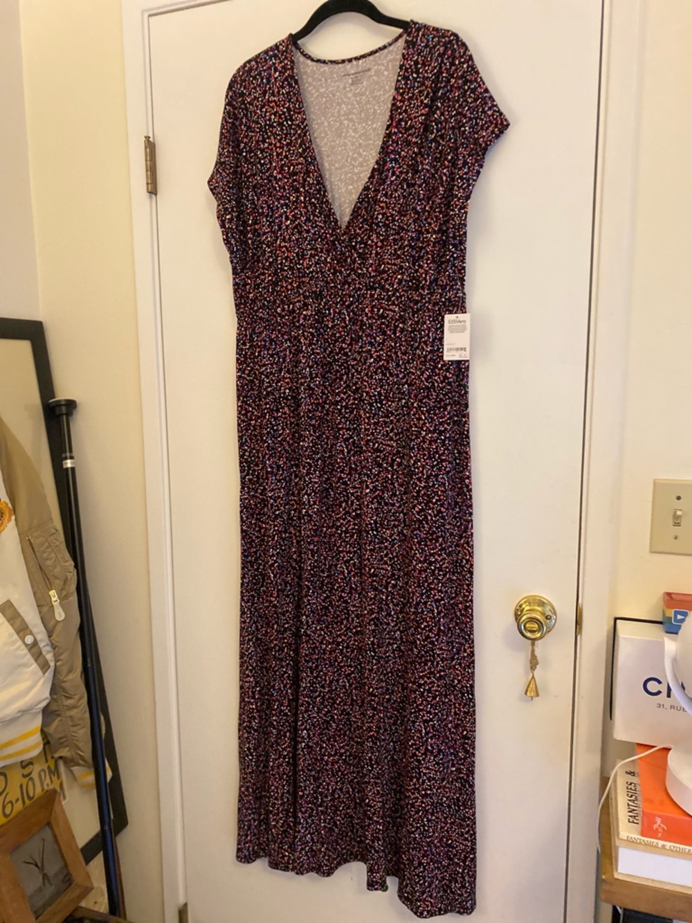 Women's Speckled V-Neck Maxi Dress - Black/Pink